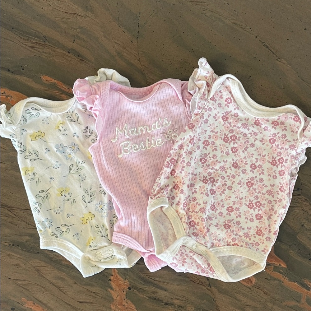 Pink Floral & Ribbed Baby One-Piece Bodysuit Set - Mama's Bestie Embroidery